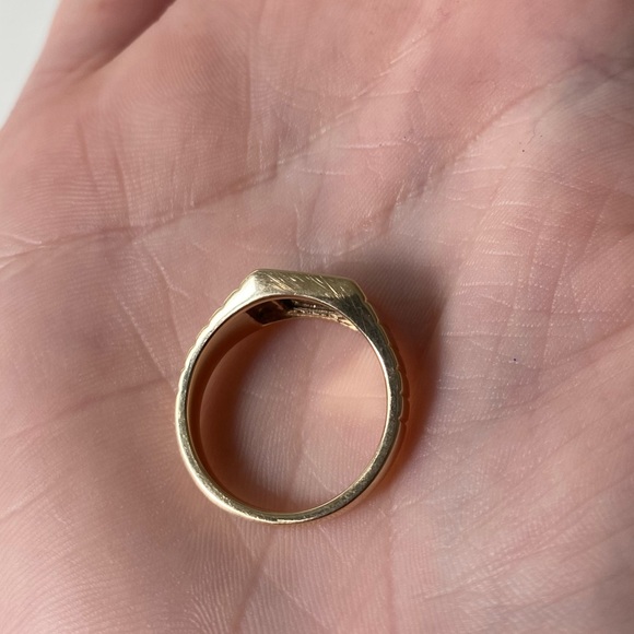 Mejuri Black Onyx 14K Solid Gold Ring Sz. 7 - Picture 10 of 16